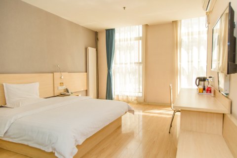 有朋精品酒店(宁阳亿丰时代广场店)