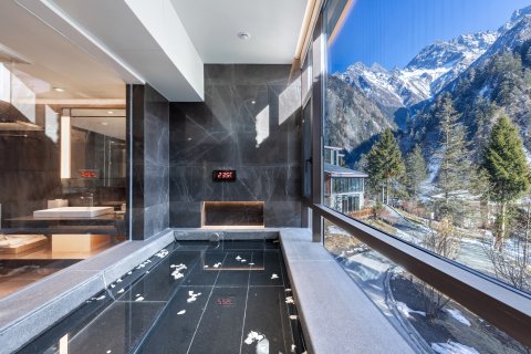 毕棚沟娜姆湖度假酒店