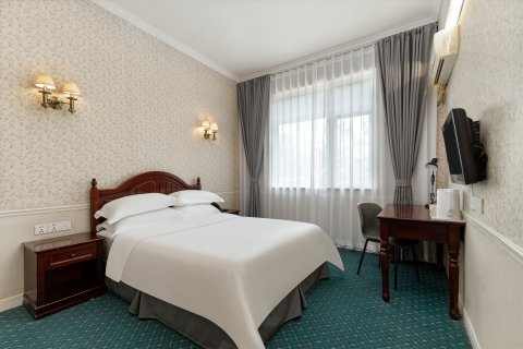 橡树林酒店(金沙天街沙坪坝高铁站店)