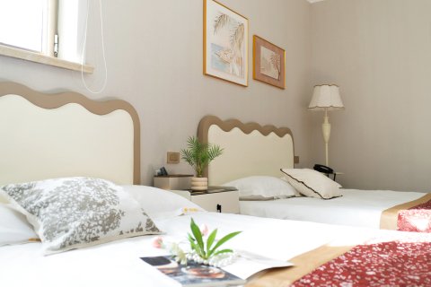 晋瑞酒店(太原清徐人民广场凤仪街店)