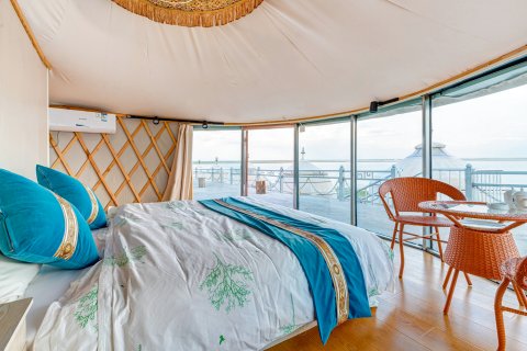 呼伦贝尔陈巴尔虎旗白音盟古乐蒙古包营地