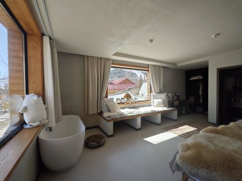 富蕴粉雪驿站(可可托海镇店)