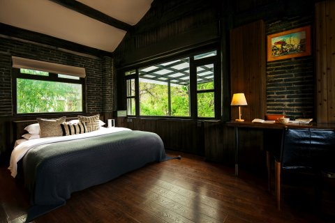 阅时·Adonis野生派｜Black Bar·森林大院度假民宿(束河店)