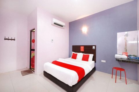 90456 Hotel Tgl(OYO 90456 Hotel Tgl)
