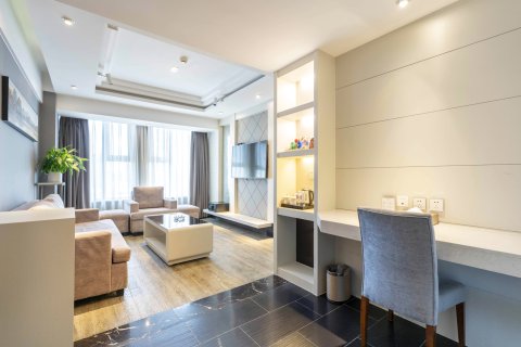 波尔卡酒店(绵阳涪城万达广场高铁站店)