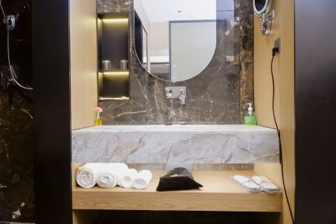 叙永凯尊主题酒店