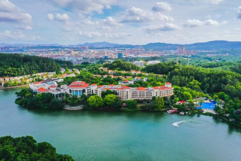 塘厦三正半山温泉酒店