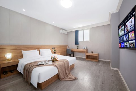 悦季酒店(巴中江北客运中心城市广场店)