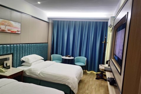 东方绿宝大酒店(三角公园店)