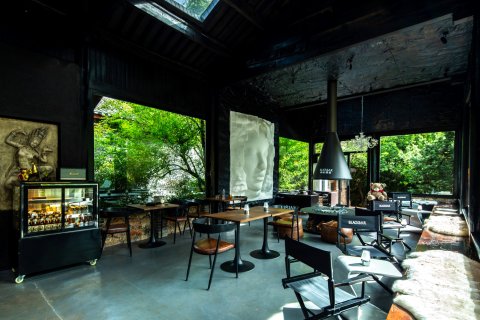 阅时·Adonis野生派｜Black Bar·森林大院度假民宿(束河店)