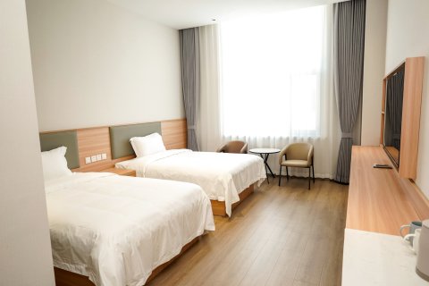 供潇汤泉酒店