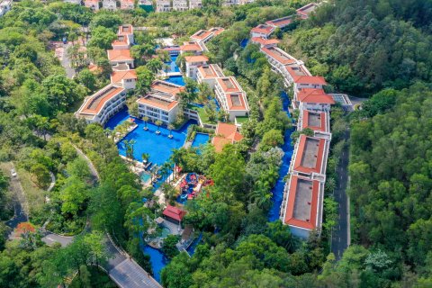 塘厦三正半山温泉酒店