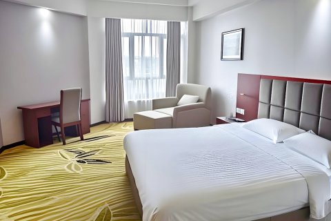 海亚酒店(伊宁市火车站机场店)