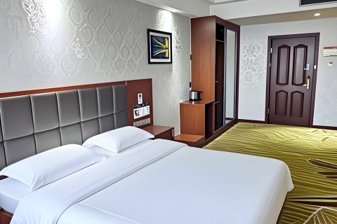 海亚酒店(伊宁市火车站机场店)