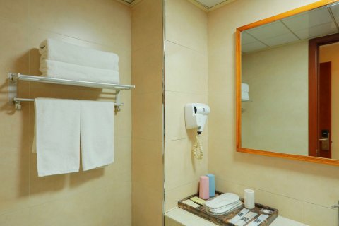 尚品假日酒店(涿州宜佳旺店)