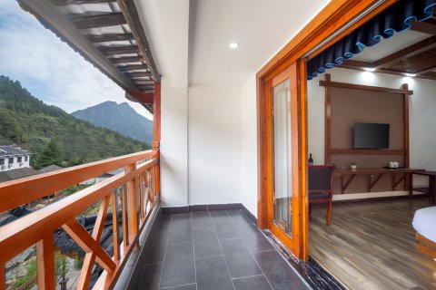 张家界听雨楼人文主题酒店