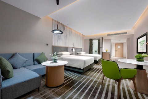 武汉国博套房假日酒店