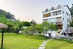 栖畔野奢民宿(张家界国家森林公园店)