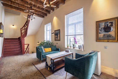 青岛凯越酒店(栈桥火车站店)