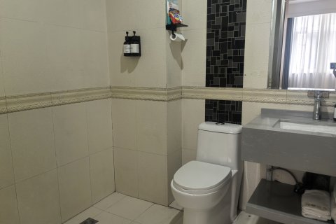 阳春三月宾馆(十堰人民医院五堰商场店)