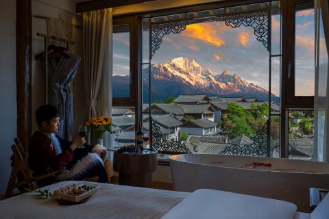 在山也·SANYEL日照金山观雪山古城全景美宿(丽江古城大水车店)