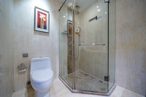 伊宁瑞阳皇冠酒店(伊犁环球港店)