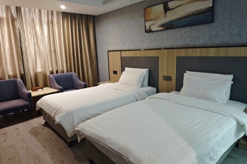 怡莱酒店(南阳淅川皇冠店)