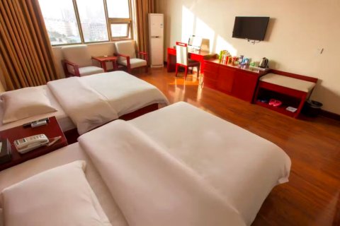 湖畔阳光假日酒店(固始湖畔春天凤凰大道店)