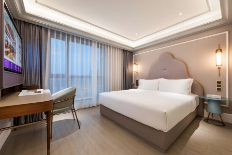 南通三德濠河风景区美居酒店