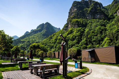 兴山朝天吼房车露营基地