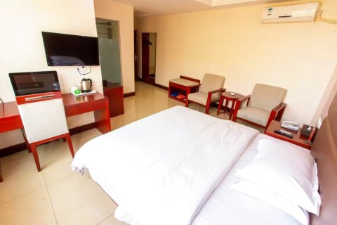 湖畔阳光假日酒店(固始湖畔春天凤凰大道店)