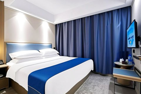 三亚怡庭酒店(三亚湾解放路步行街店)