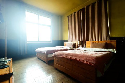 理塘云上.小筑青年旅舍