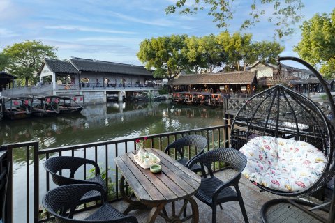 西塘彩云堂庭院花园民宿