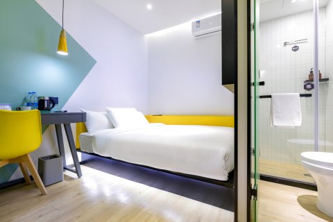 易佰酒店(上海江湾镇大柏树地铁站店)