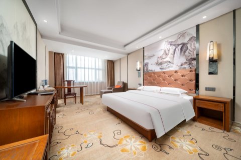 乌苏渝龙大酒店