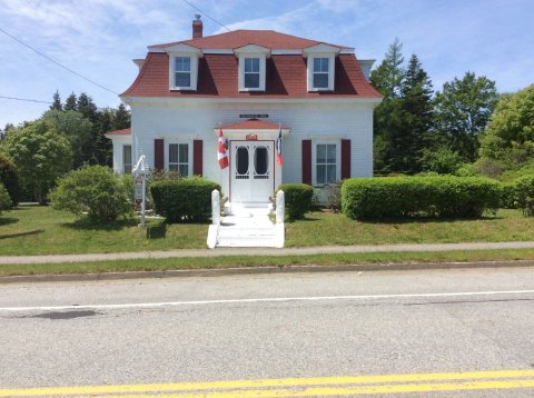 纳塔莉奥拉旅馆(Auberge Nathalie Ora Guesthouse)