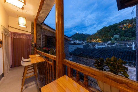 沱水谣·庭轩美宿(凤凰古城虹桥店)