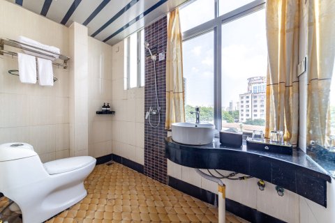 隆利假日酒店(遂溪全丰店)