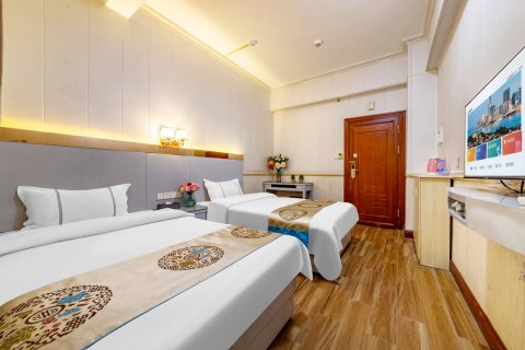 隆利假日酒店(遂溪全丰店)