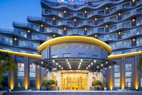 桓仁隆兴国际大酒店(音乐喷泉店)