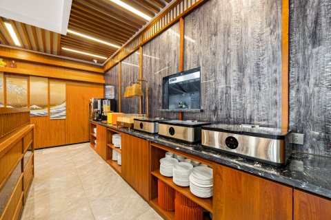 艾丽思酒店(威海高铁站万达广场店)