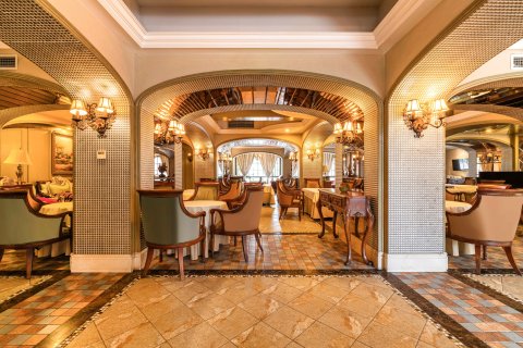 宜必思酒店(乐山张公桥美食街店)