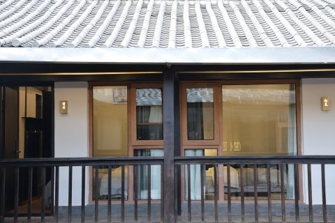 凤凰齐飞·生活美学禅意行旅花园美宿(丽江古城四方街店)