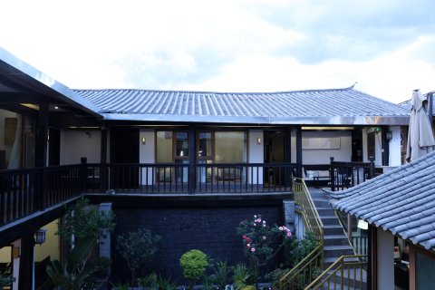 凤凰齐飞·生活美学禅意行旅花园美宿(丽江古城四方街店)