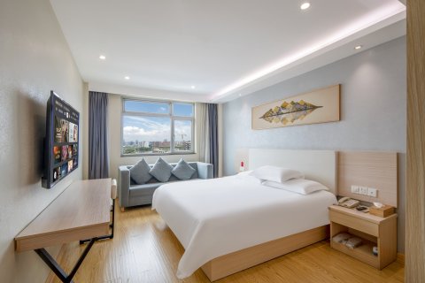 怡莱精品酒店(泉州西街钟楼店)