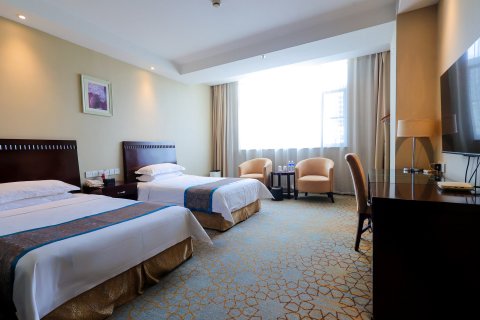 辉县尚泉臻品酒店(李时珍像店)