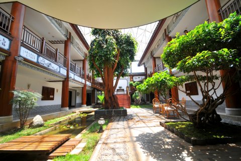 官房大酒店花园别墅