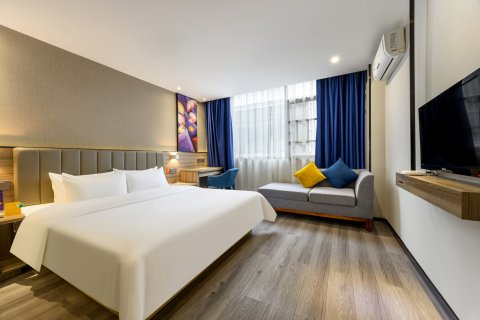 7天优品酒店(兴义坪东大道店)