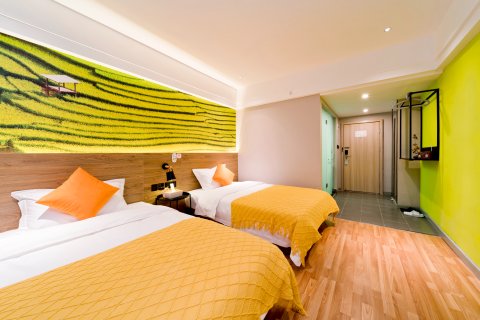 52连锁酒店(桂林火车站象鼻山店)